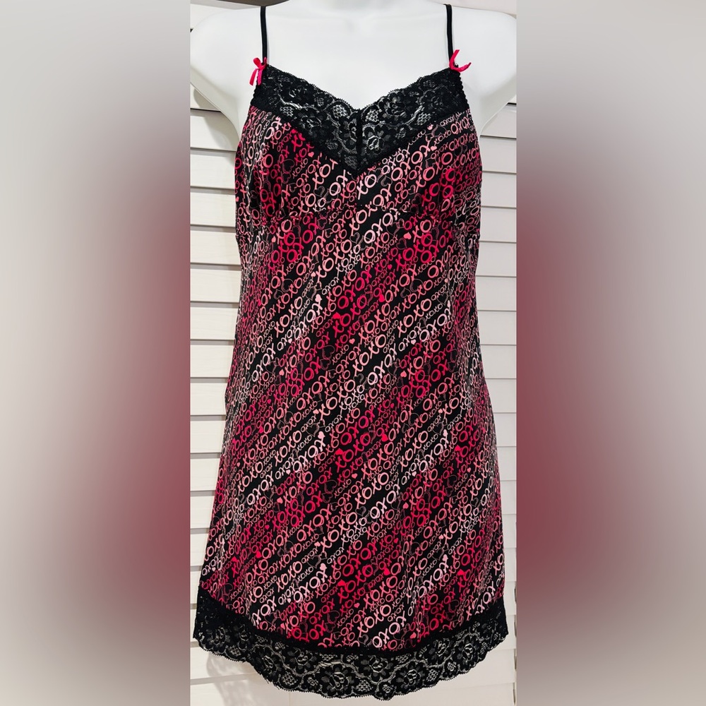 Slinky XOXO Lace-trimmed Chemise
